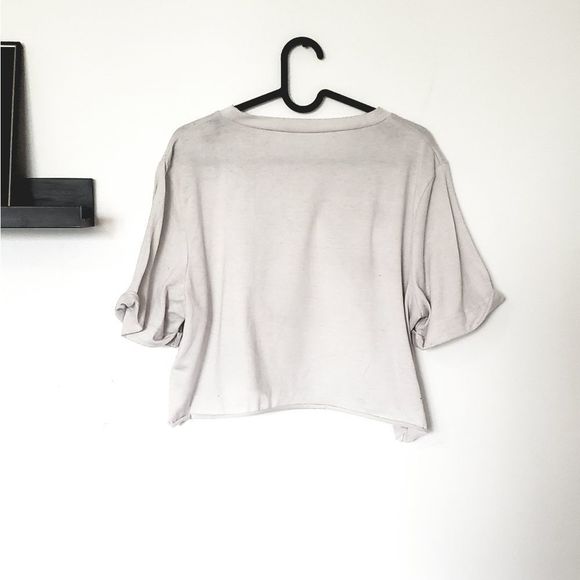 ✨2FOR15$✨Cropped Cat T Shirt - Picture 5 of 5